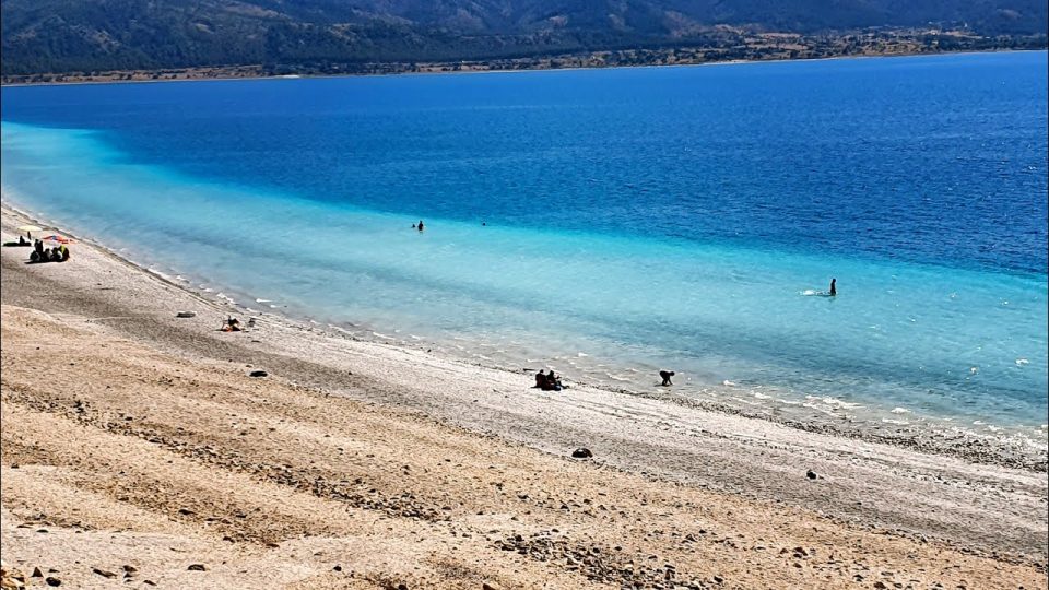 Salda Gölü Sahillerinde Muhteşem Göl Manzarası