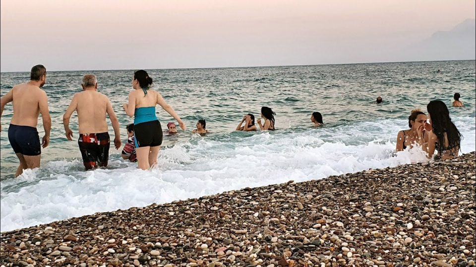 Antalya Konyaaltı Sahili Plaj Manzaraları