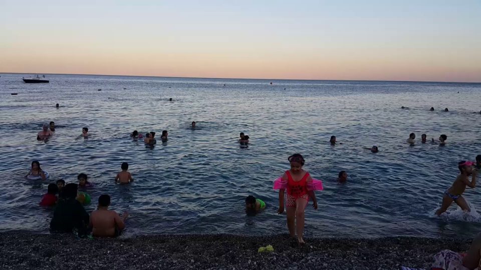 Güneş batarken Konyaaltı Plajı Deniz Manzarası - Antalya Gezi Tatil
