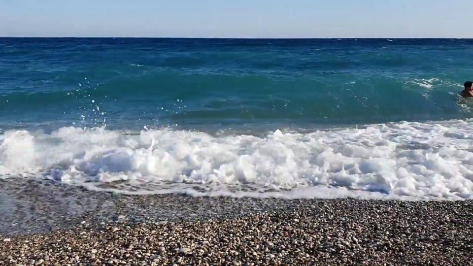 Antalya Konyaaltı Sahili Deniz Manzarası ve Dalga Sesleri