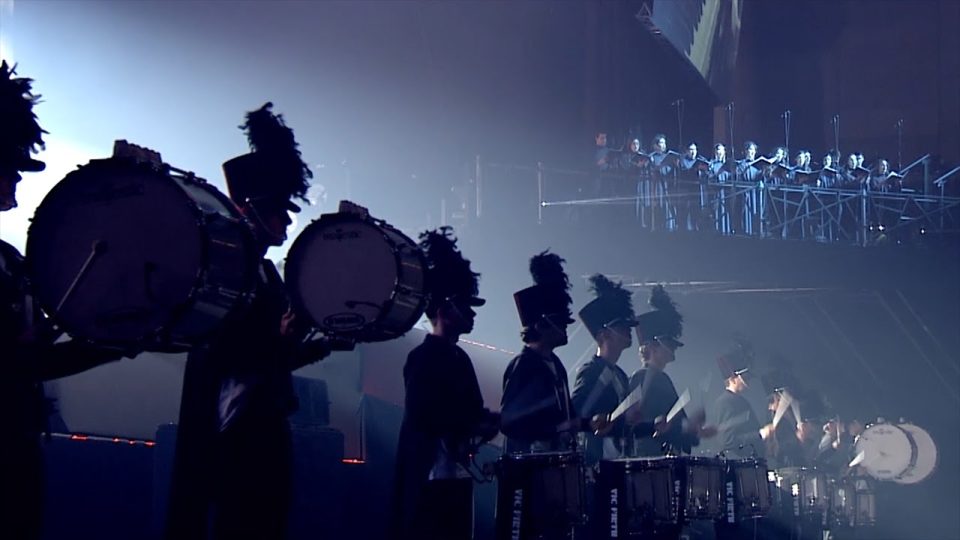 Bir konserde ses, ışık, sahne akustik düzenlemesi nasıl yapılır?