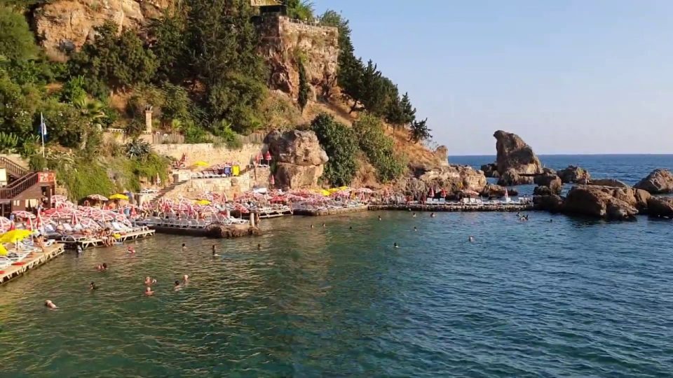 Mermerli Plajı Deniz Manzarası  Yat Limanı Antalya Denize Girilecek Yerler