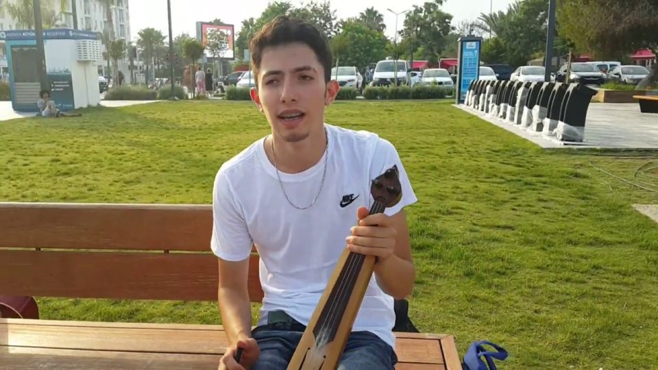 Aleni Aleni Sözleri - Deniz Zoroğlu - Koray Akgül - Hazarhan Yılmaz