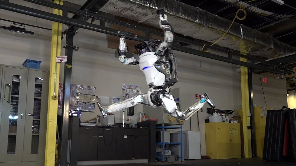 Robot Teknolojisi Çok Tehlikeli Bir Noktaya Gidiyor - Boston Dynamics'in Son Görüntüleri Şok Etti !