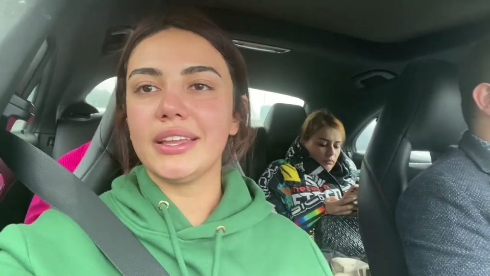 Ece Ronay açtı ağzını, yumdu gözünü: Tehdit edildim, taciz edildim