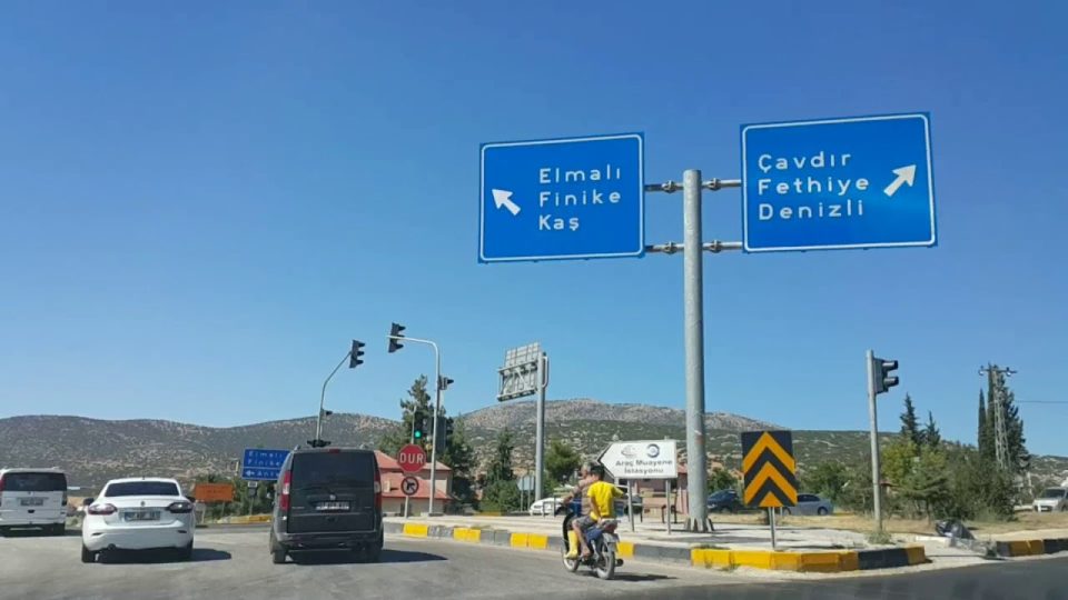 Korkuteli Elmalı Yolu