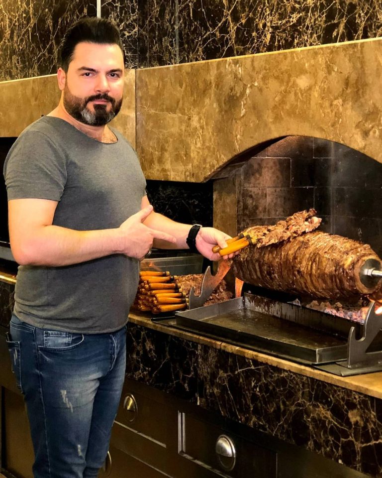 Antalya'nın ünlü Cağ Kebap restoranından sıradışı videolar